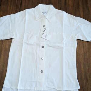 NWT Women's LNDN Organic Cotton White Denim Short Sleeve Button Up Shirt Size XS